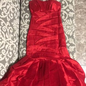 Red mermaid/trumpet Evening or prom dress